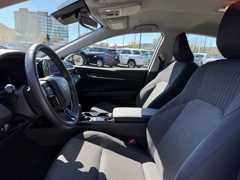 Used 2025 Toyota Camry LE w/ Convenience Package image 14