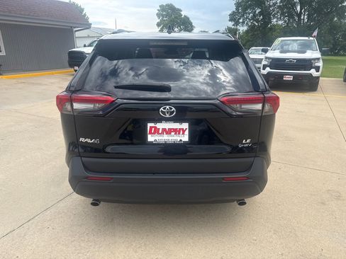 Used 2025 Toyota RAV4 LE AWD/4WD image 4