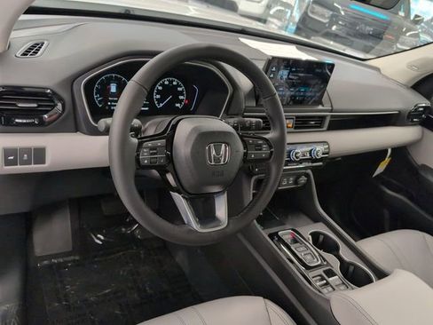 New 2025 Honda Pilot Touring image 24