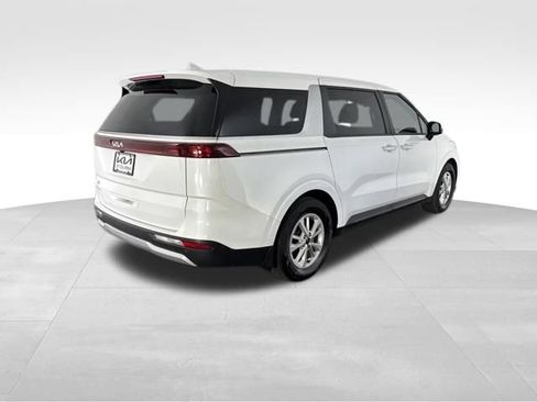 Certified 2024 Kia Carnival LX FWD image 7