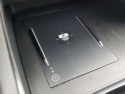 Used 2025 Honda Pilot Touring image 28