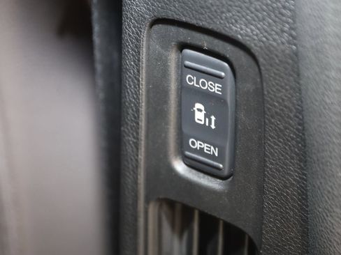 Used 2018 Honda Odyssey EX-L image 15