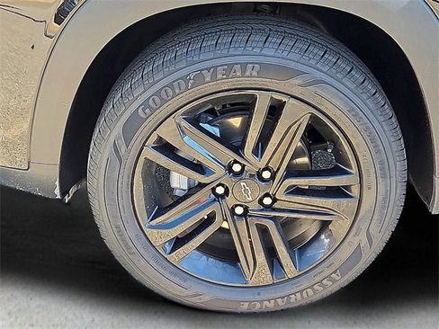 Certified 2025 Chevrolet Trax ACTIV w/ Driver Confidence Package image 9