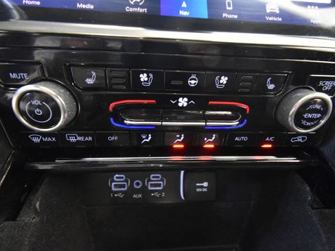 Used 2022 Jeep Grand Cherokee L Overland image 34