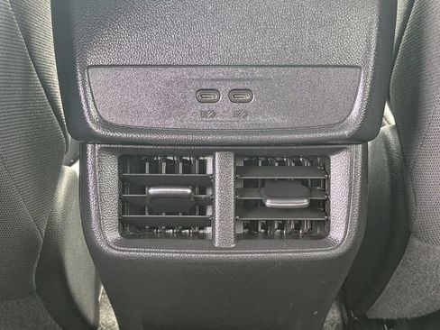 Used 2025 Chevrolet Equinox LT FWD image 14