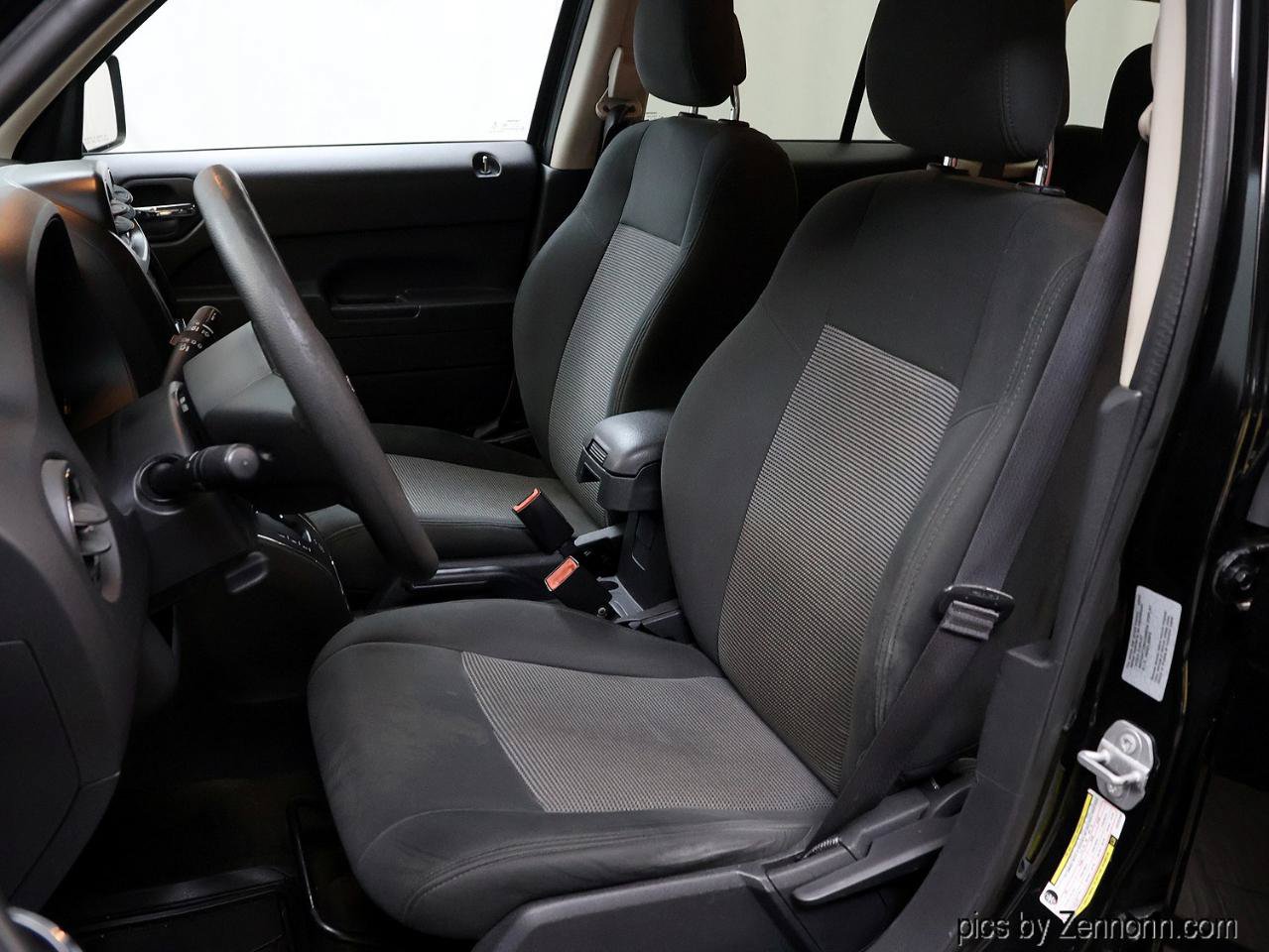 Used 2017 Jeep Patriot Sport FWD image 5