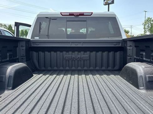 New 2026 GMC Sierra 1500 AT4 w/ AT4 Premium Package AWD/4WD image 10
