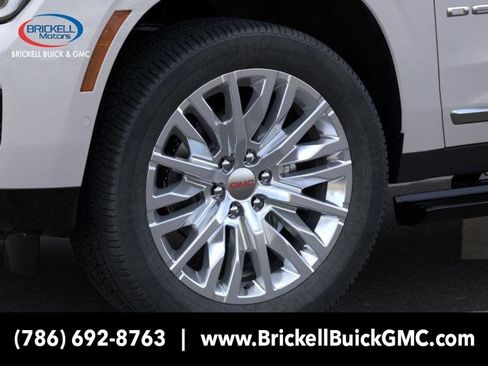 New 2025 GMC Yukon XL Denali w/ Denali Reserve Package RWD image 9