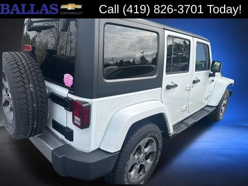 Used 2017 Jeep Wrangler Unlimited Sahara w/ Dual Top Group AWD/4WD image 3