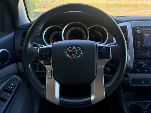 Used 2015 Toyota Tacoma 4x4 Double Cab w/ SR5 Package image 17