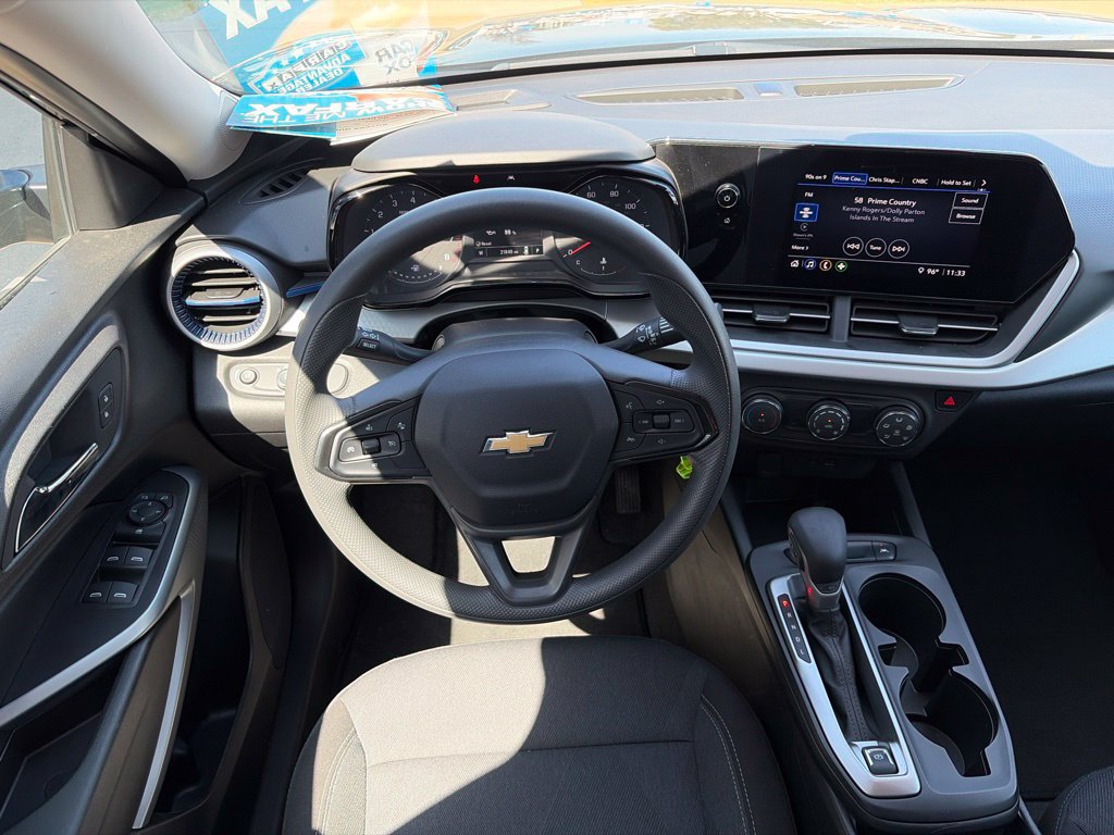 Used 2026 Chevrolet Trax LS FWD image 18
