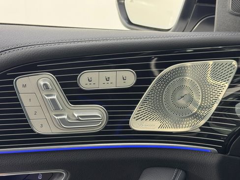 Used 2024 Mercedes-Benz GLS 580 GLS 580 w/ Night Package image 18