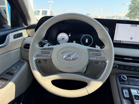 Used 2024 Hyundai Palisade Limited AWD/4WD image 14
