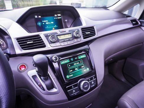 Used 2017 Honda Odyssey EX-L image 16