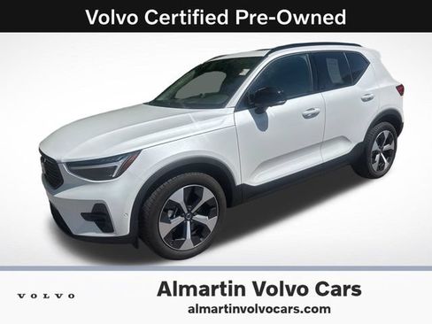 Certified 2026 Volvo XC40 B5 Plus AWD/4WD image 1