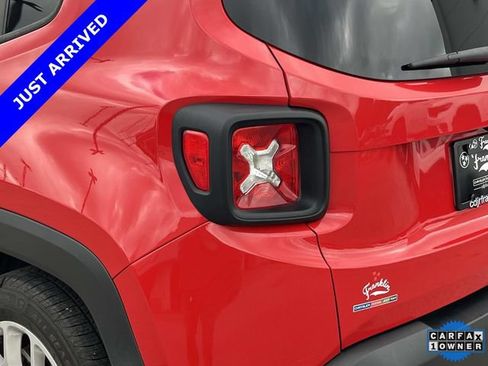 Certified 2017 Jeep Renegade Latitude FWD image 12