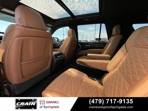 Used 2024 Cadillac Escalade Sport w/ LPO, ONYX Package AWD/4WD image 28