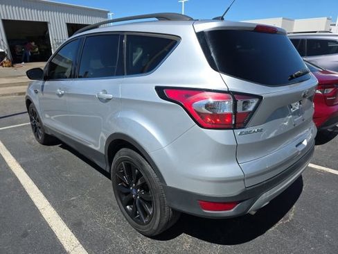 Used 2018 Ford Escape SE FWD image 4