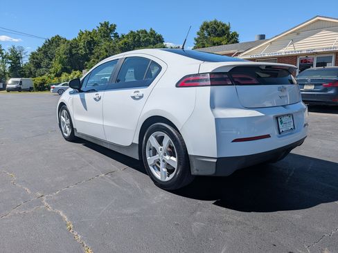 Used 2014 Chevrolet Volt FWD image 8