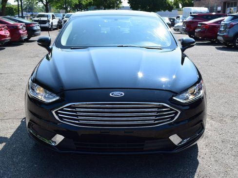 Used 2018 Ford Fusion SE w/ Fusion SE Technology Package FWD image 5