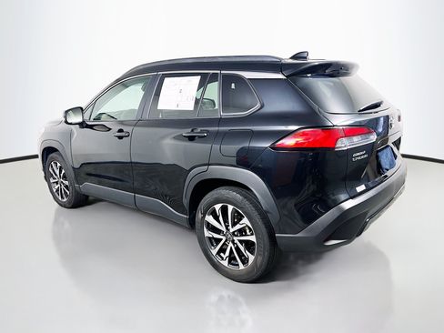 Used 2024 Toyota Corolla Cross XLE FWD image 8