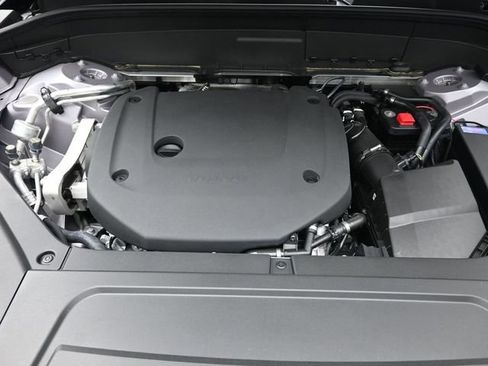 New 2026 Volvo XC90 B6 Plus w/ Protection Package Premier image 33