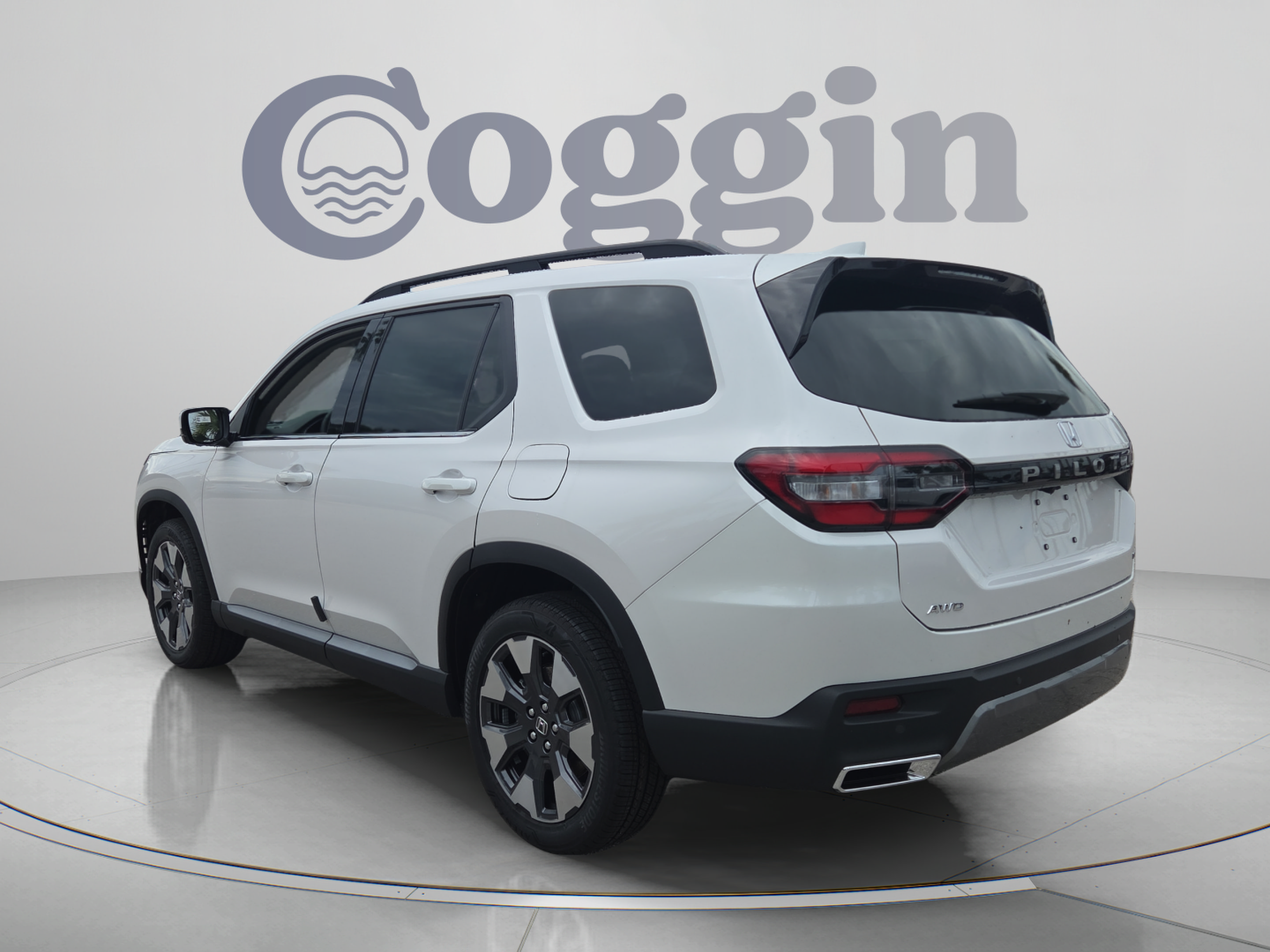 New 2026 Honda Pilot Touring image 3