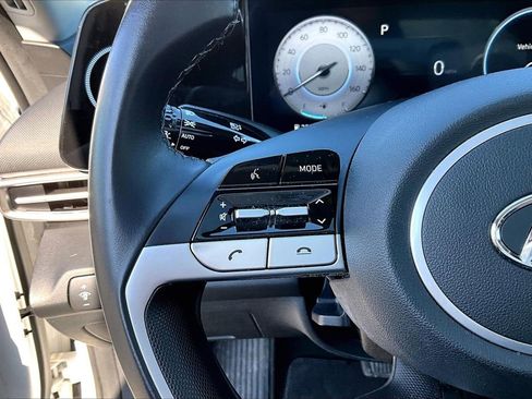 Used 2023 Hyundai Elantra Limited image 28