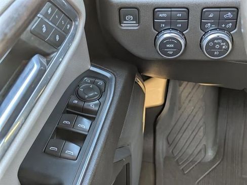 Used 2022 GMC Sierra 1500 SLT w/ X31 Off-Road Package image 30