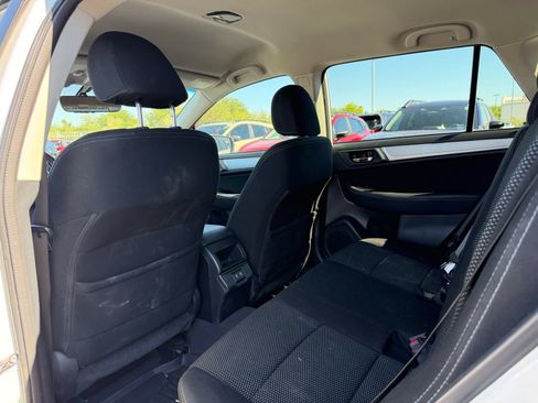 Used 2019 Subaru Outback 2.5i Premium AWD/4WD image 6