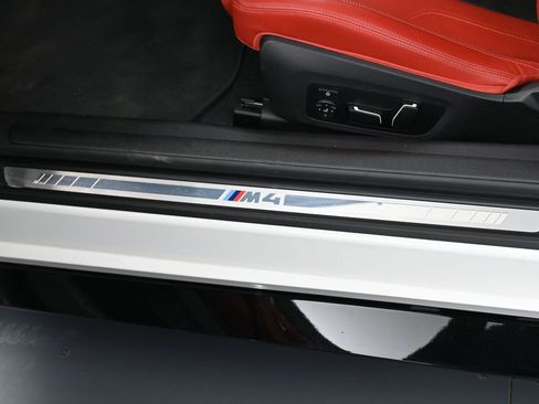 Used 2025 BMW M4 Coupe w/ Executive Package image 17