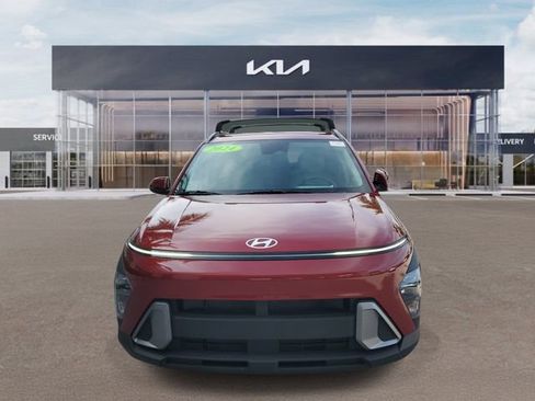 Used 2024 Hyundai Kona SEL FWD image 2