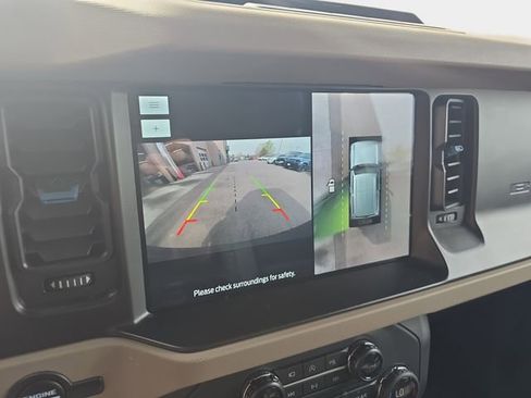 Used 2023 Ford Bronco Wildtrak AWD/4WD image 25