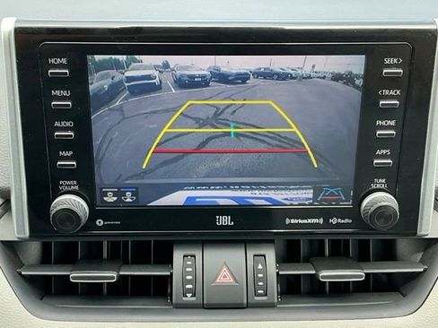 Used 2020 Toyota RAV4 Limited FWD image 29