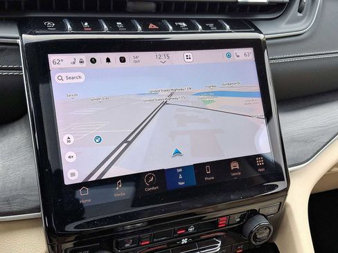 Used 2021 Jeep Grand Cherokee L Limited image 20