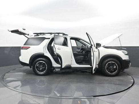 Used 2025 Nissan Pathfinder Rock Creek AWD/4WD image 34