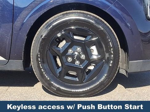 Used 2025 Kia Carnival image 10