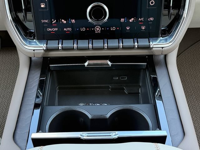 New 2026 GMC Yukon Denali w/ Denali Reserve Package AWD/4WD image 17