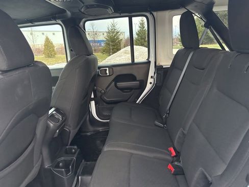 Used 2022 Jeep Wrangler Unlimited Sport image 25