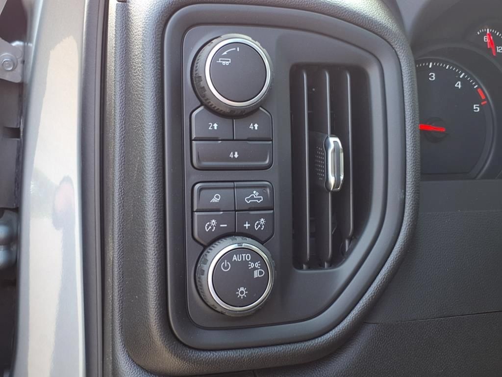 New 2025 Chevrolet Silverado 2500 Custom w/ Custom Value Package AWD/4WD image 16
