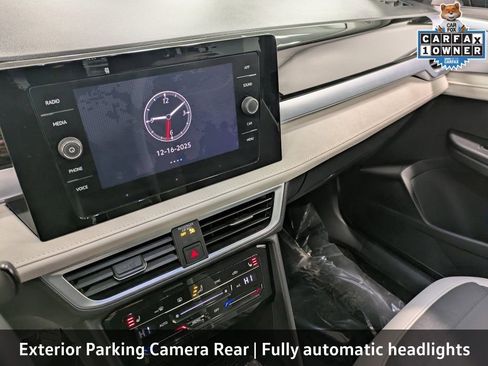 Used 2025 Volkswagen Taos SE w/ Panoramic Sunroof Package AWD/4WD image 15
