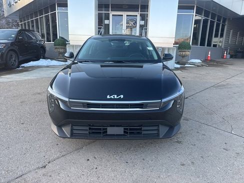 New 2025 Kia K4 LXS image 2