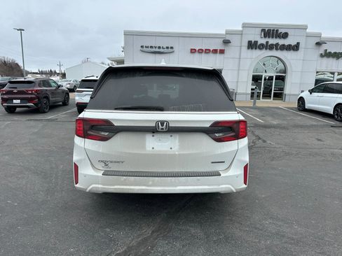 Used 2025 Honda Odyssey Touring image 5