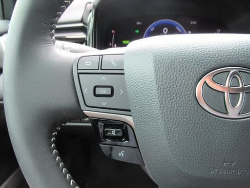 Used 2026 Toyota Camry Hybrid FWD image 22