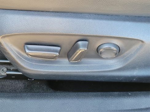 Used 2023 Toyota Camry XSE image 17