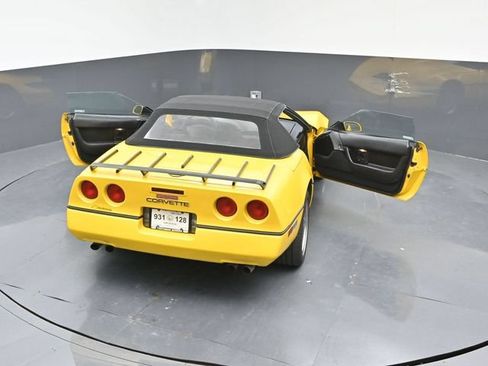 Used 1990 Chevrolet Corvette Convertible RWD image 24