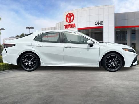Certified 2023 Toyota Camry SE w/ Convenience Package FWD image 3