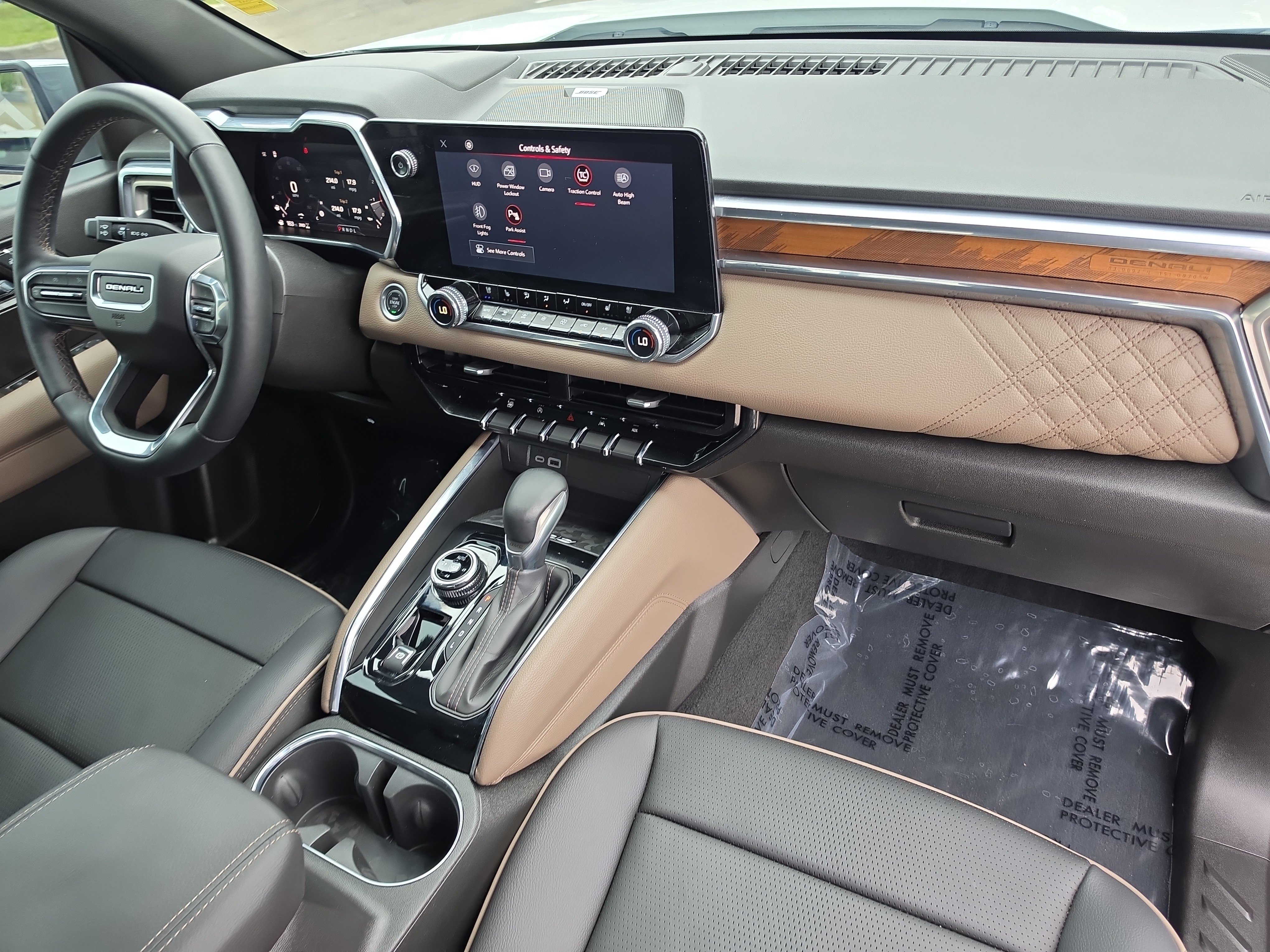 Used 2024 GMC Canyon Denali AWD/4WD image 11