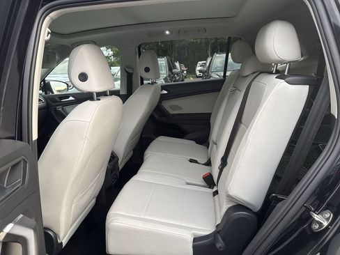 Used 2021 Volkswagen Tiguan SEL AWD/4WD image 25
