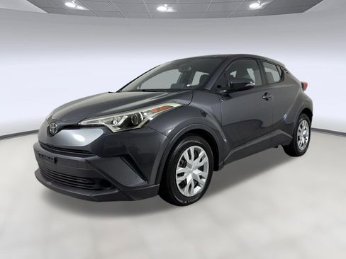 Used 2019 Toyota C-HR LE FWD image 1
